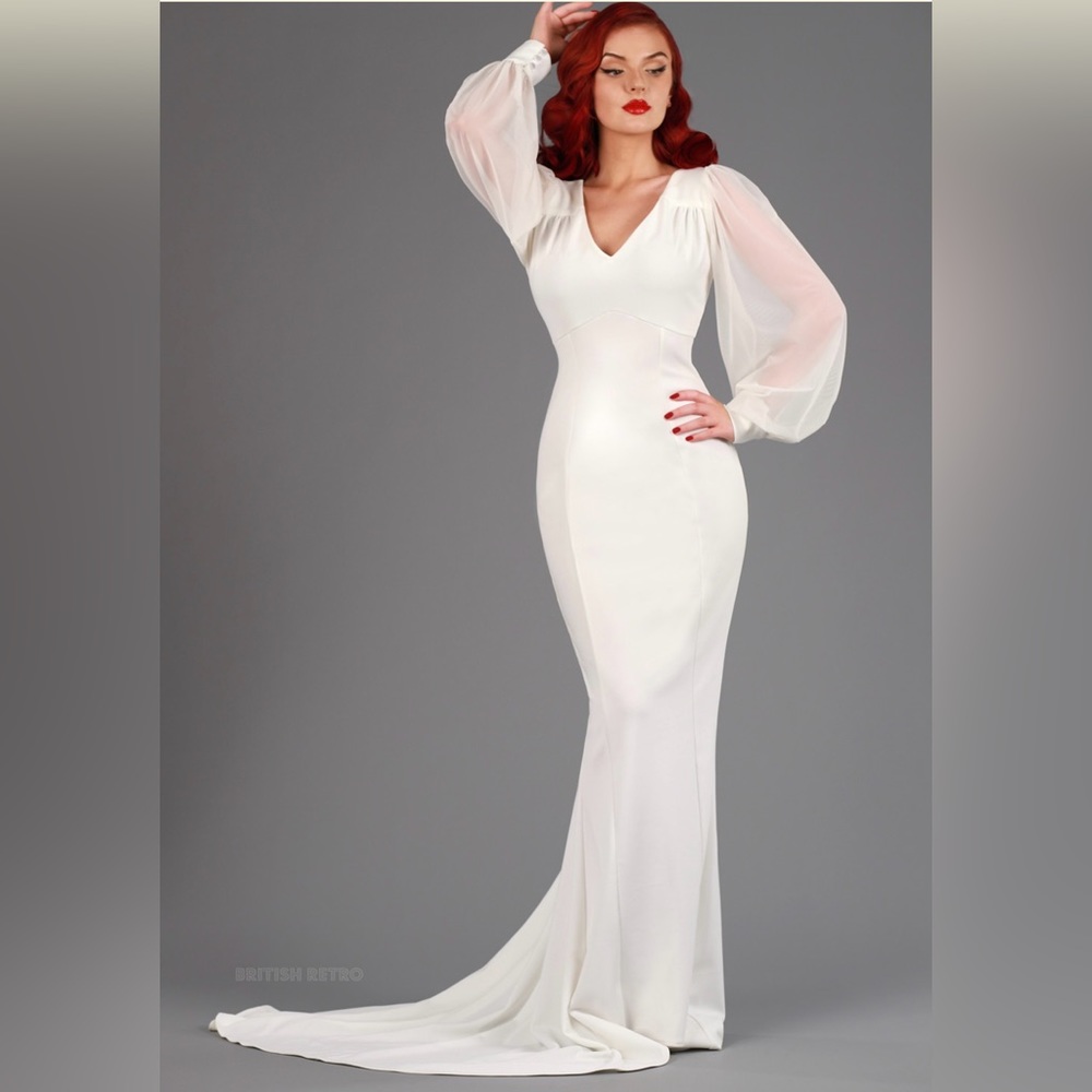 Winter Wedding BNWT British Retro ‘Sieze the Day’ empire line dress with train